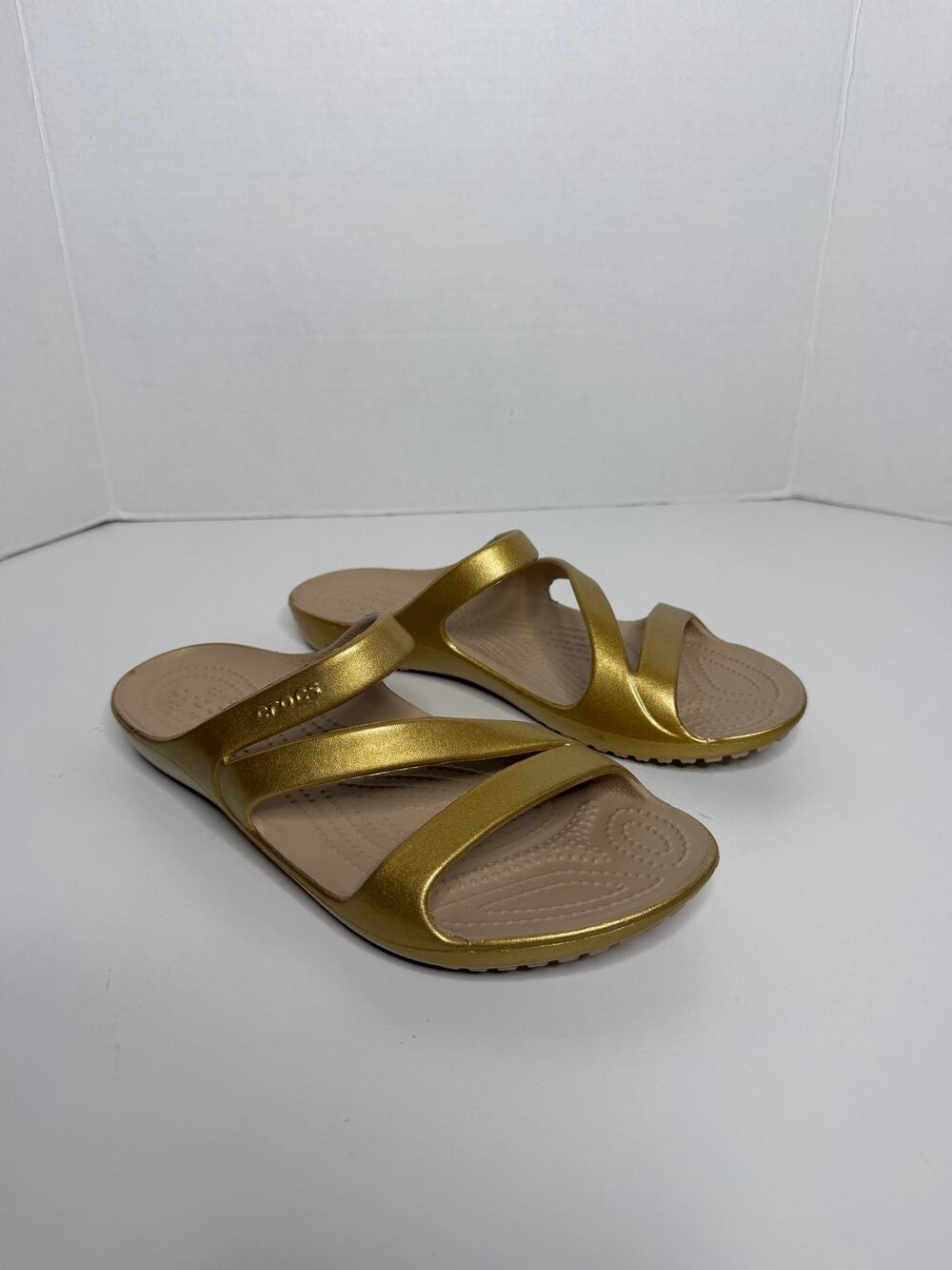NWOB Crocs Gold Sandals Size Womens 9